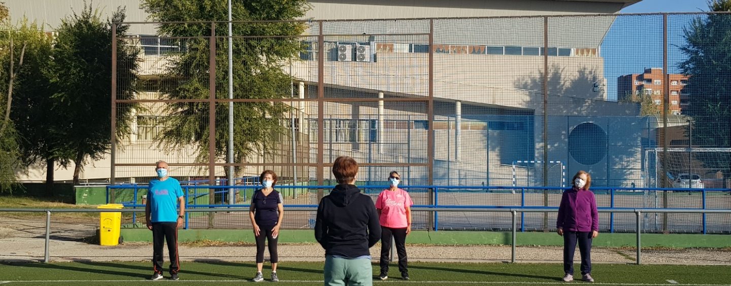El Ayuntamiento de Leganés retoma el programa de Mayores en Forma con grupos reducidos al aire libre y 712 participantes en las instalaciones deportivas